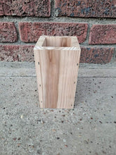 Load image into Gallery viewer, Small Bouquet Stand