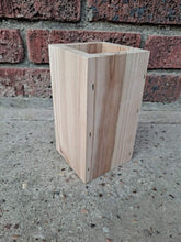 Load image into Gallery viewer, Small Bouquet Stand