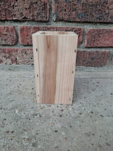 Load image into Gallery viewer, Small Bouquet Stand