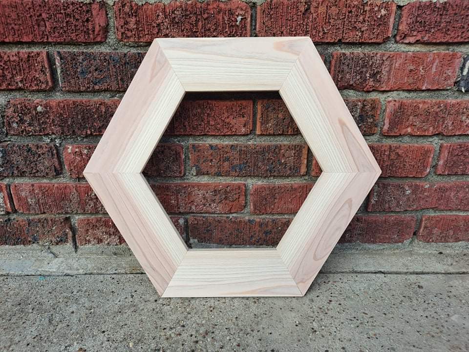 Hexagon Wreath- 18